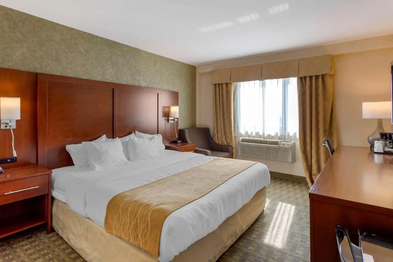 ** Отель Comfort Inn Brooklyn Нью-Йорк США